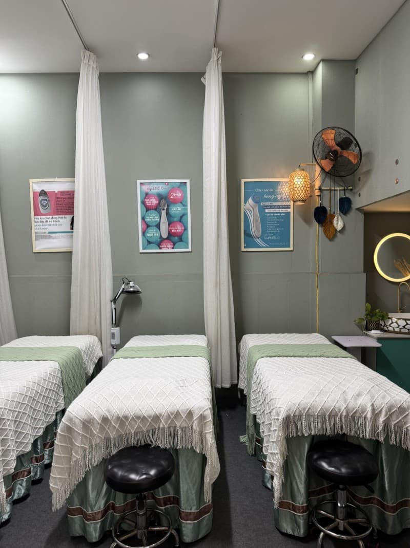 Nhà 3 tầng 137m² mặt tiền 7m Nguyễn Chí Thanh, Hải Châu — tiềm năng kinh doanh, mặt tiền đường lớn, ô tô đỗ cửa, tiềm năng tăng giá